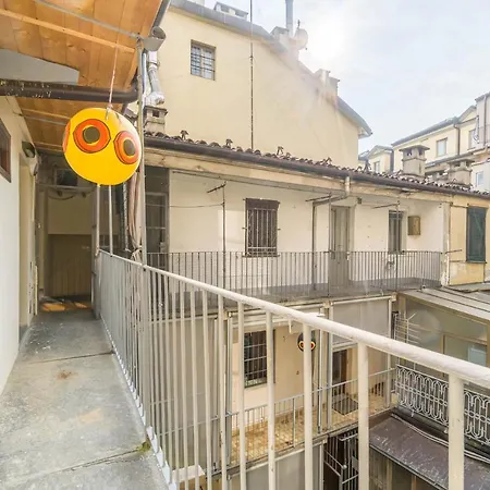 Guesthost - Porta Nuova! Andrea Doria Elegant Апартаменты Турин