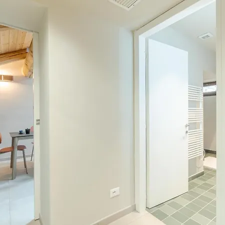 Guesthost - Porta Nuova! Andrea Doria Elegant * Турин