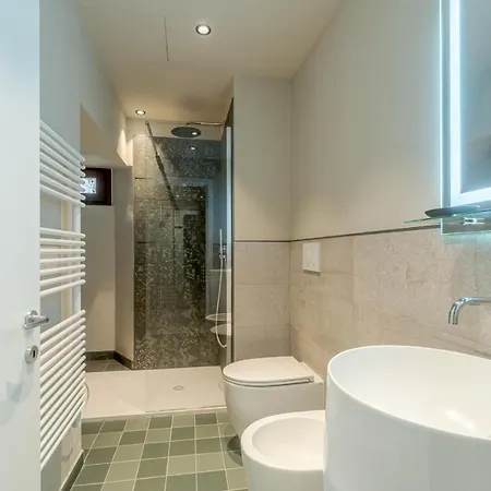 Guesthost - Porta Nuova! Andrea Doria Elegant Apartman *