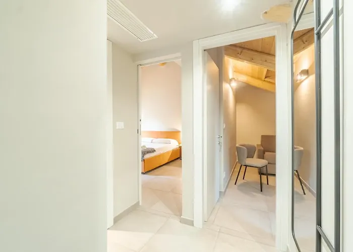 Lejlighed Guesthost - Porta Nuova! Andrea Doria Elegant *